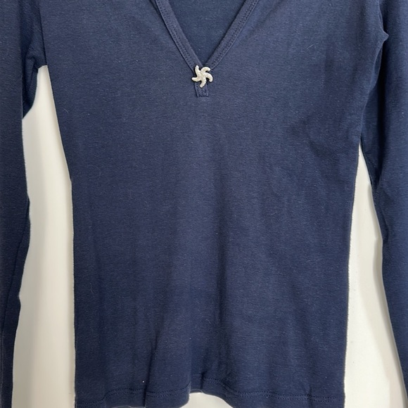 Tailor New York Navy shirt size XS with v-neck and a silver starfish. EU… - Picture 3 of 7